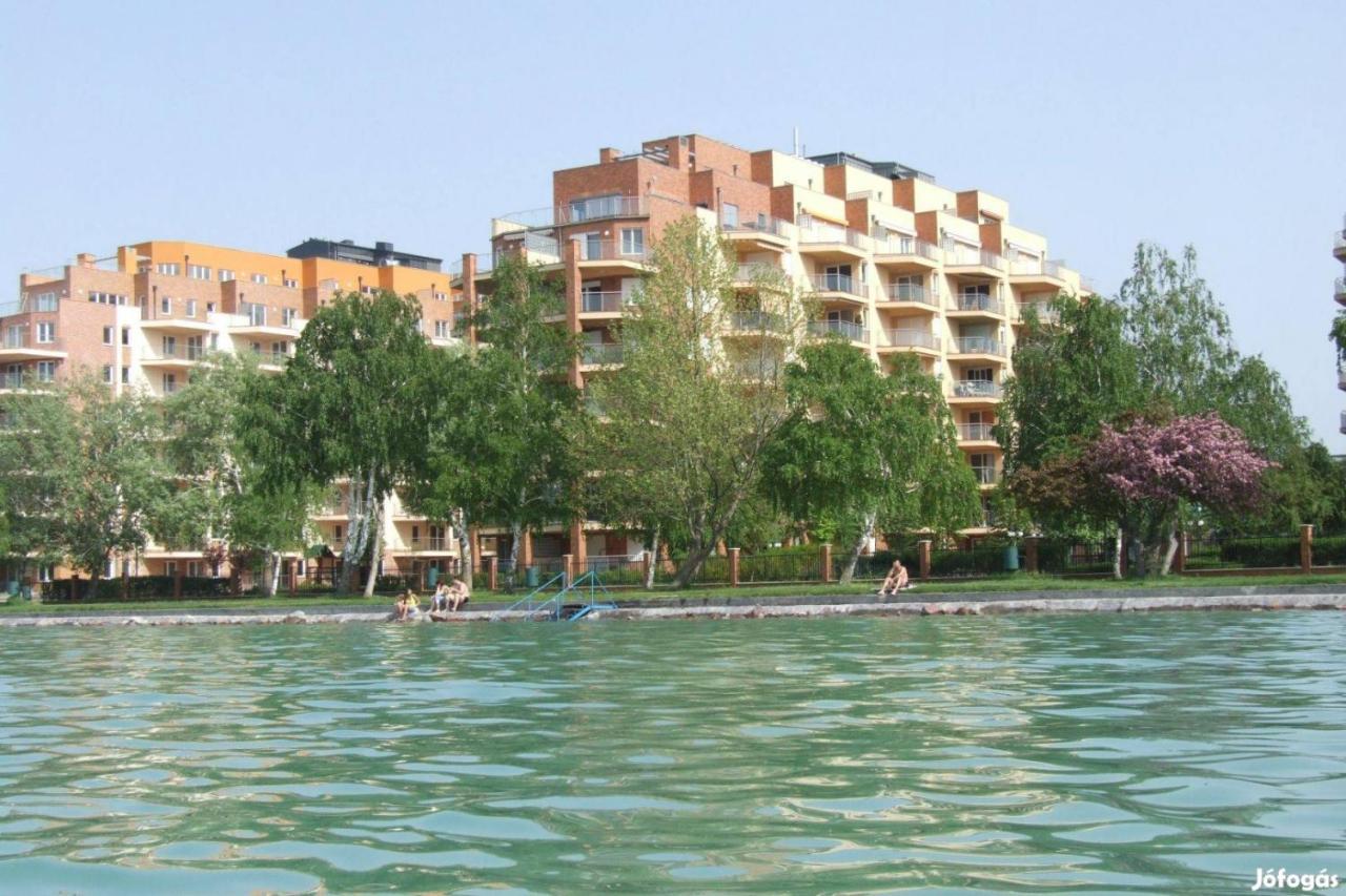 Galeriusbeach Deluxe Apartment Siofok Ngoại thất bức ảnh