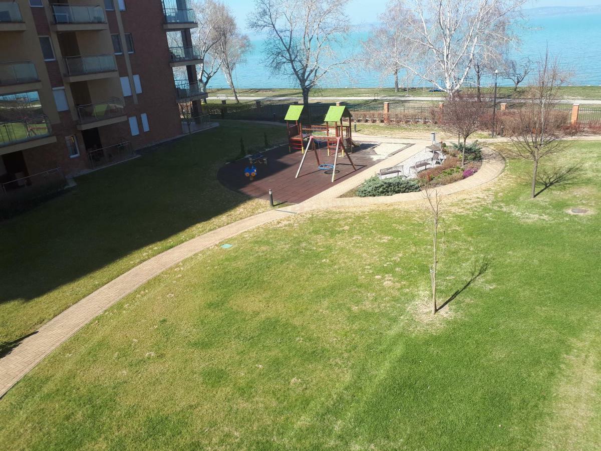 Galeriusbeach Deluxe Apartment Siofok Ngoại thất bức ảnh